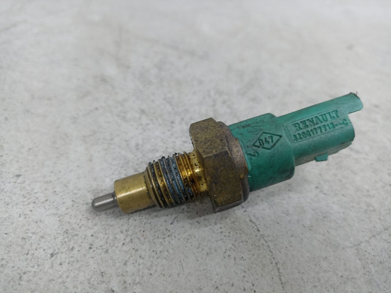 датчик заднего хода (лягушка) Renault Sandero 1 поколение 2009, 8200177718 - фото №1