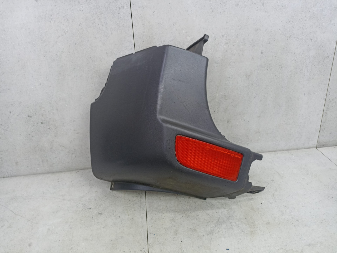 клык бампера задний левый Mercedes-Benz Sprinter 2 поколение (W906) (2006 - 2014), A9068802371, A9068804571, A9068260040 - фото №1