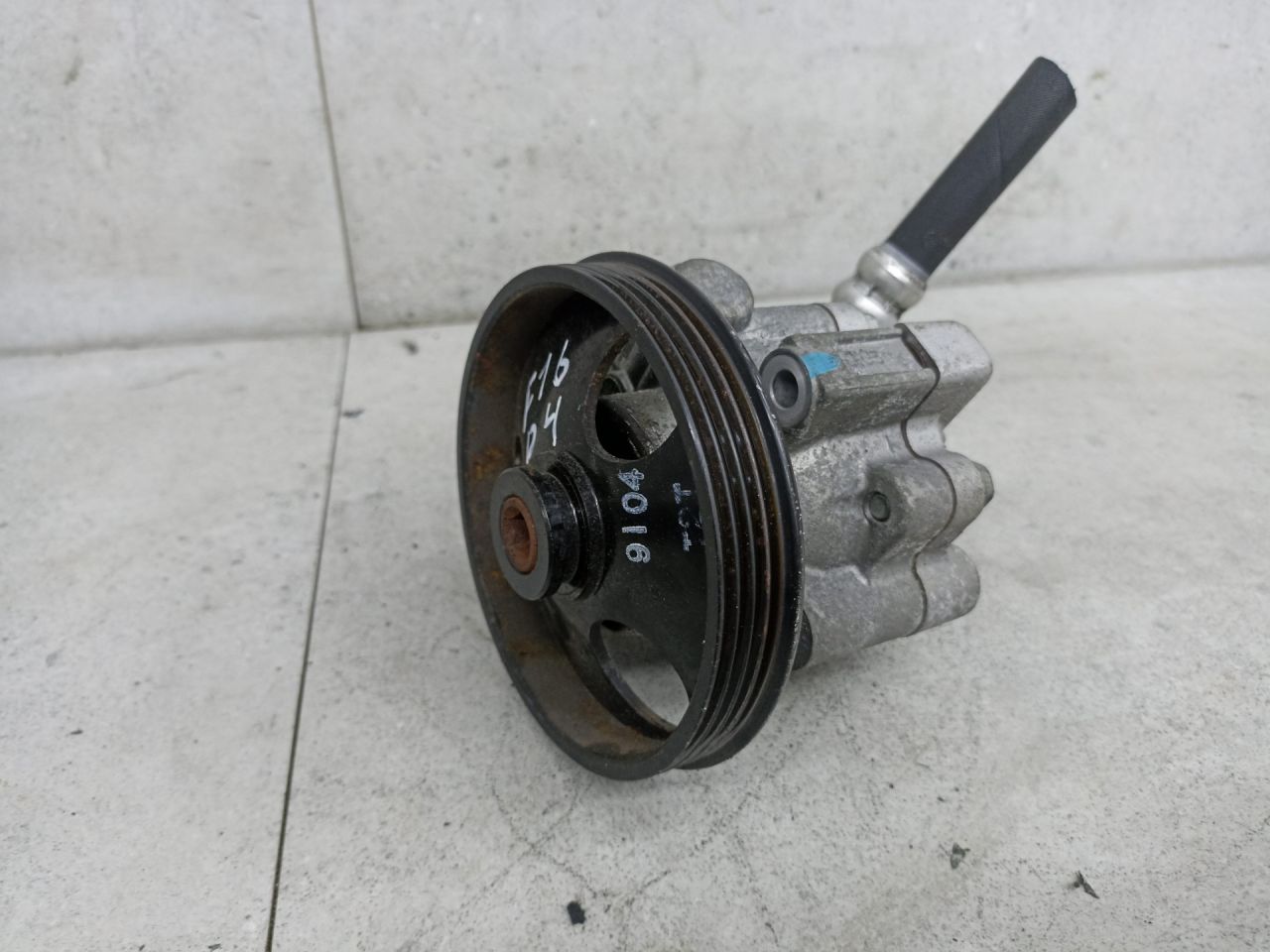 насос гидроусилителя руля Chevrolet Cruze 1 поколение 2011, 96837813 - фото №1