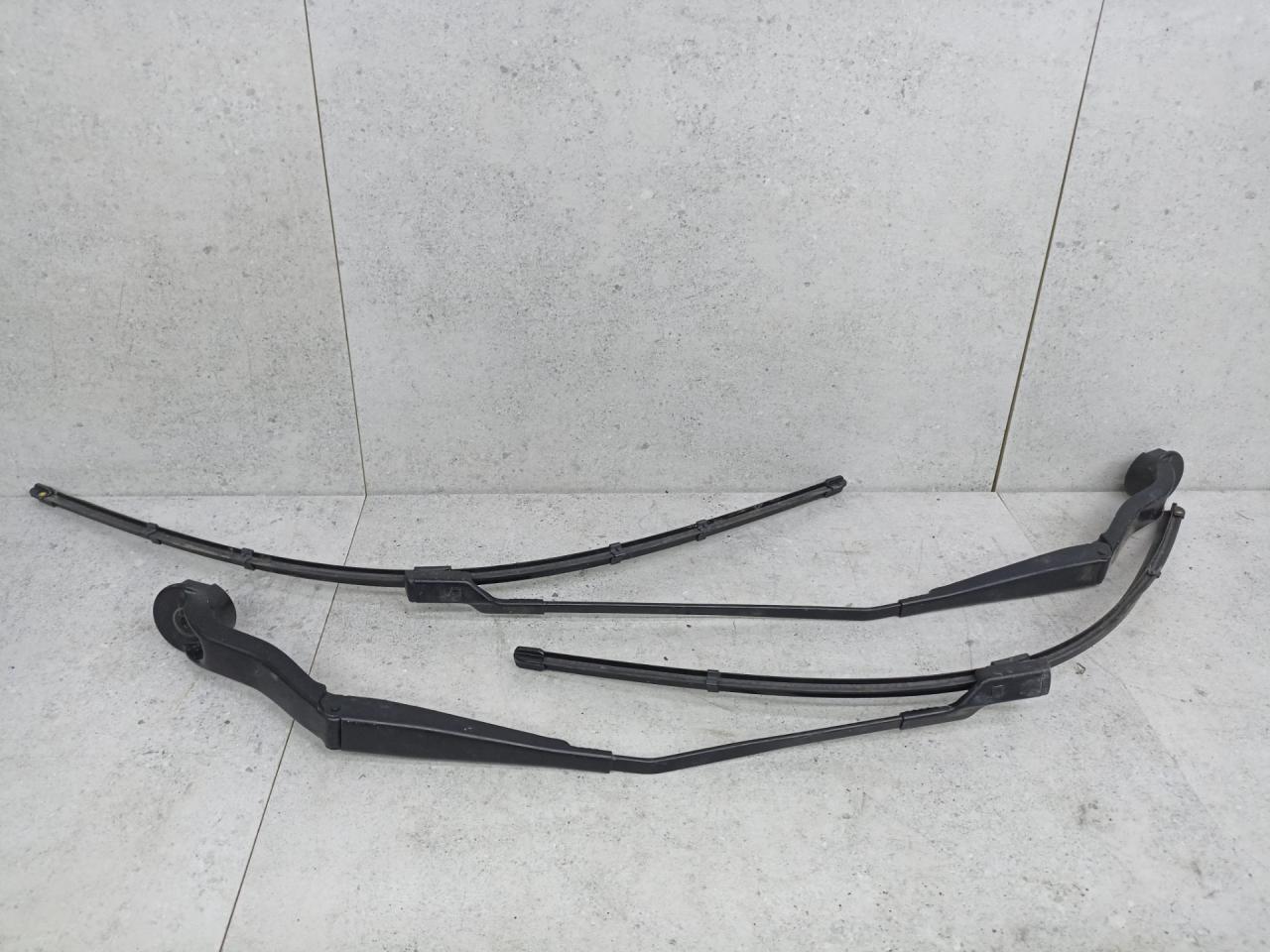 щеткодержатель (поводок стеклоочистителя, дворник) Renault Scenic 4 поколение (2016 - 2020), 288862150R, 288811567R - фото №1