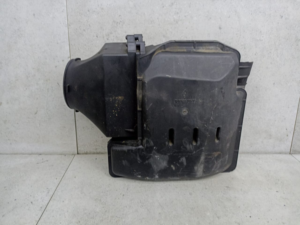 корпус воздушного фильтра Nissan Almera G15 2015, 1.6 л., 7700104844, 8200111618 - фото №1