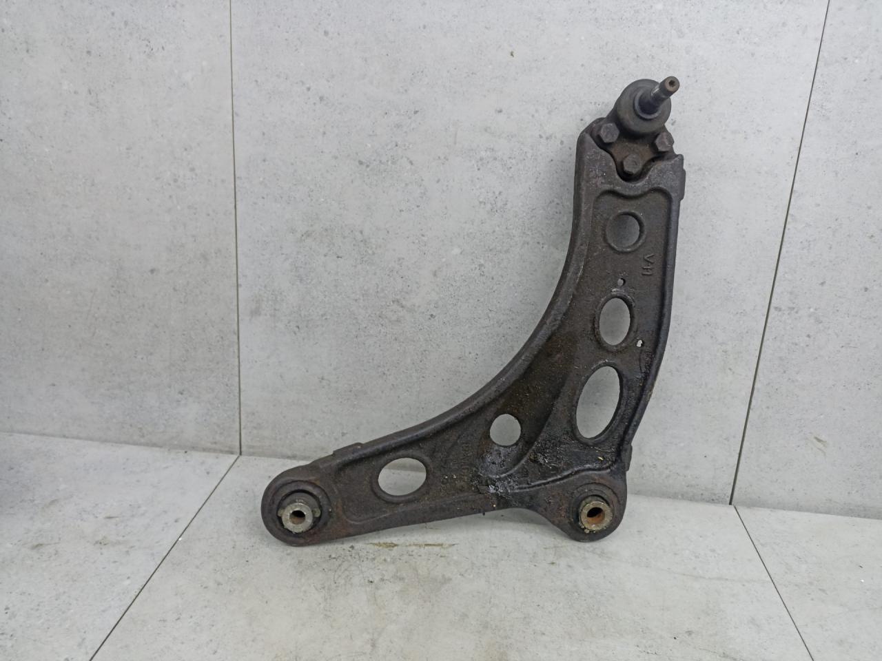 рычаг передний левый Renault Trafic 3 поколение (2014 - 2026), 8200395007, 93853464 - фото №1