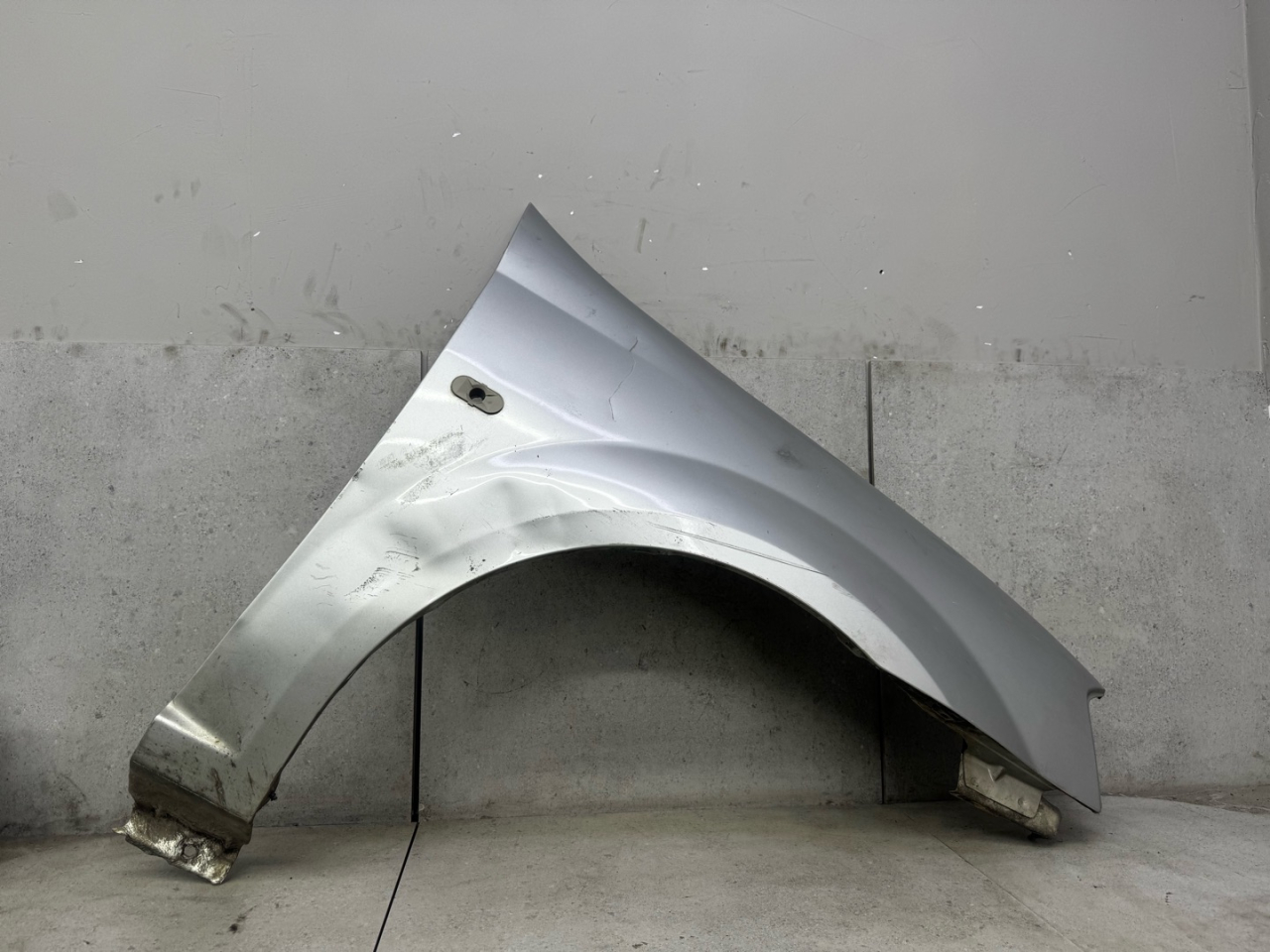 крыло переднее правое Renault Logan 1 поколение (2004 - 2009), 631005023R - фото №1