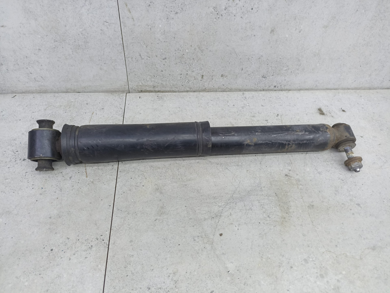 амортизатор задний Renault Megane 3 поколение 2010, 562107002R - фото №1