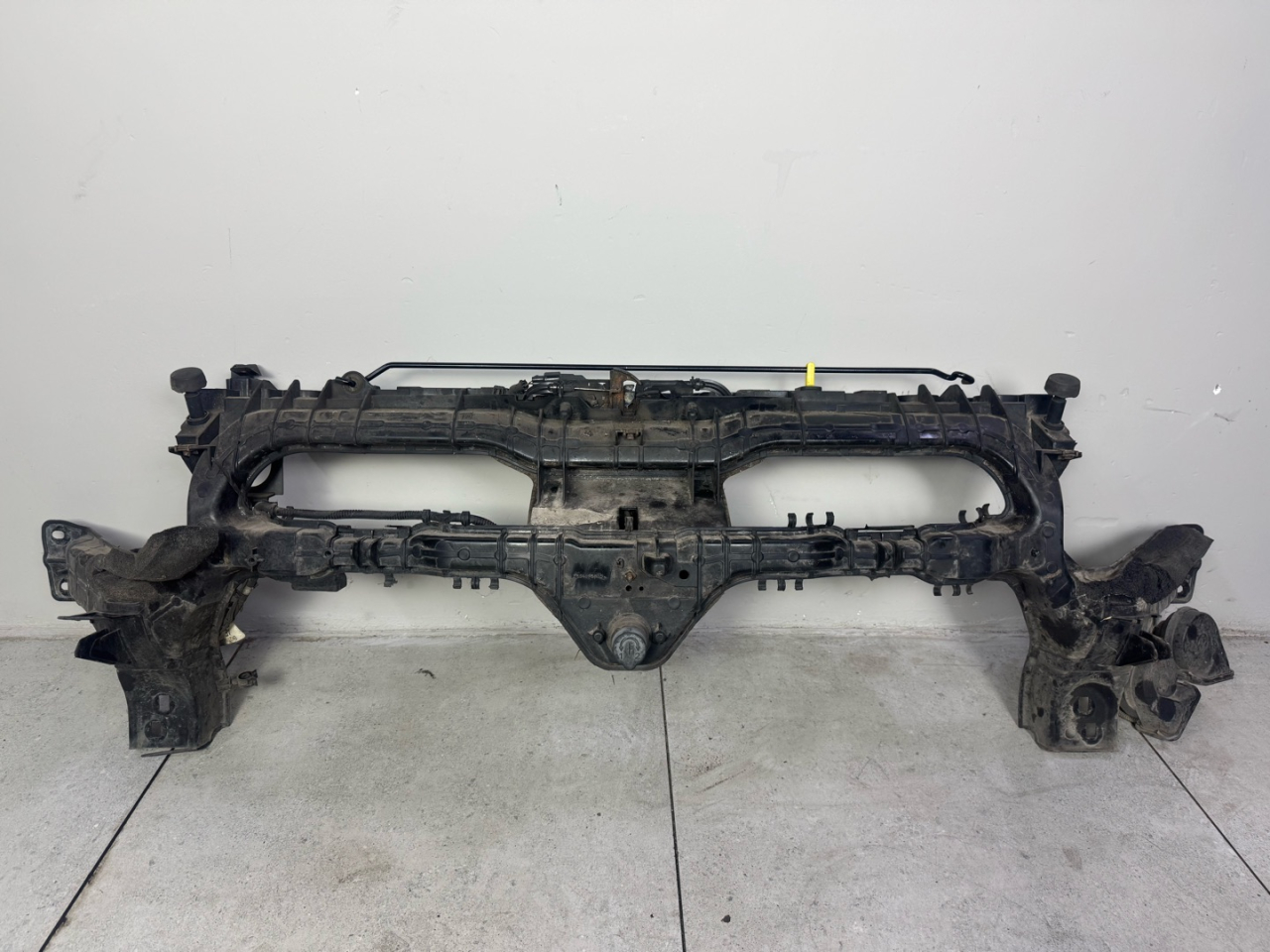 передняя панель крепления облицовки (телевизор) Ford Transit Custom 1 поколение 2016, BL218B041AF - фото №1