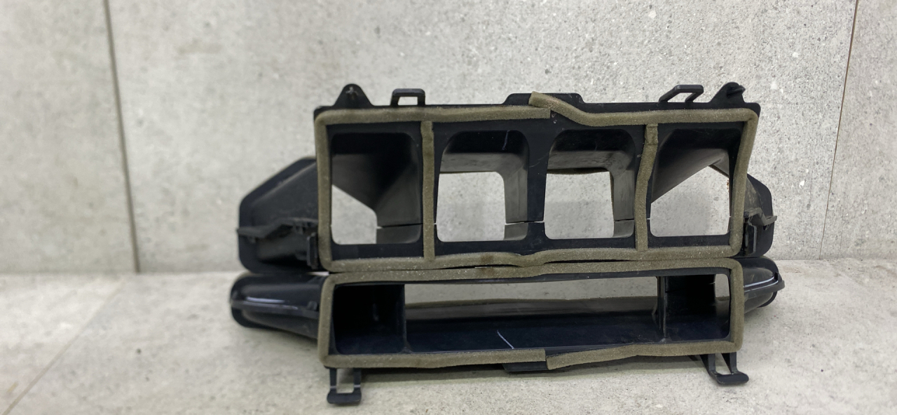 дефлектор обдува салона Toyota Hilux 8 поколение (2015 - 2020), 55999-KK020 - фото №1