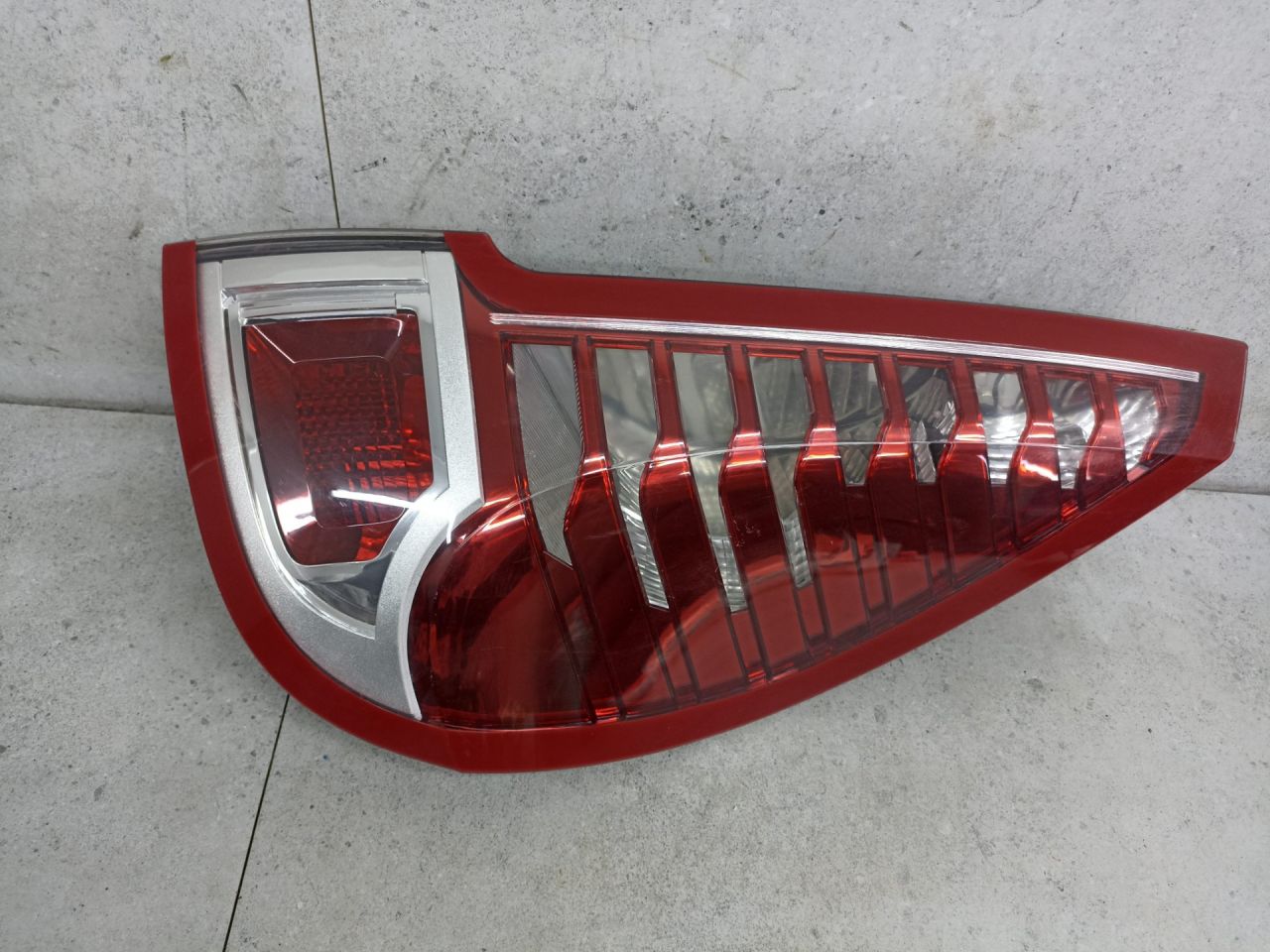 фонарь задний правый Renault Scenic 3 поколение 2009, 265500013R - фото №1