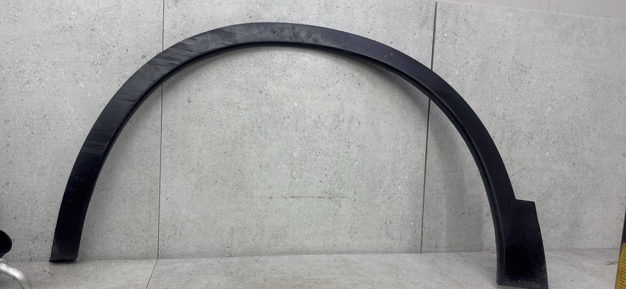 молдинг крыла Nissan Qashqai 2 поколение (2013 - 2019), 63811JD000 - фото №1