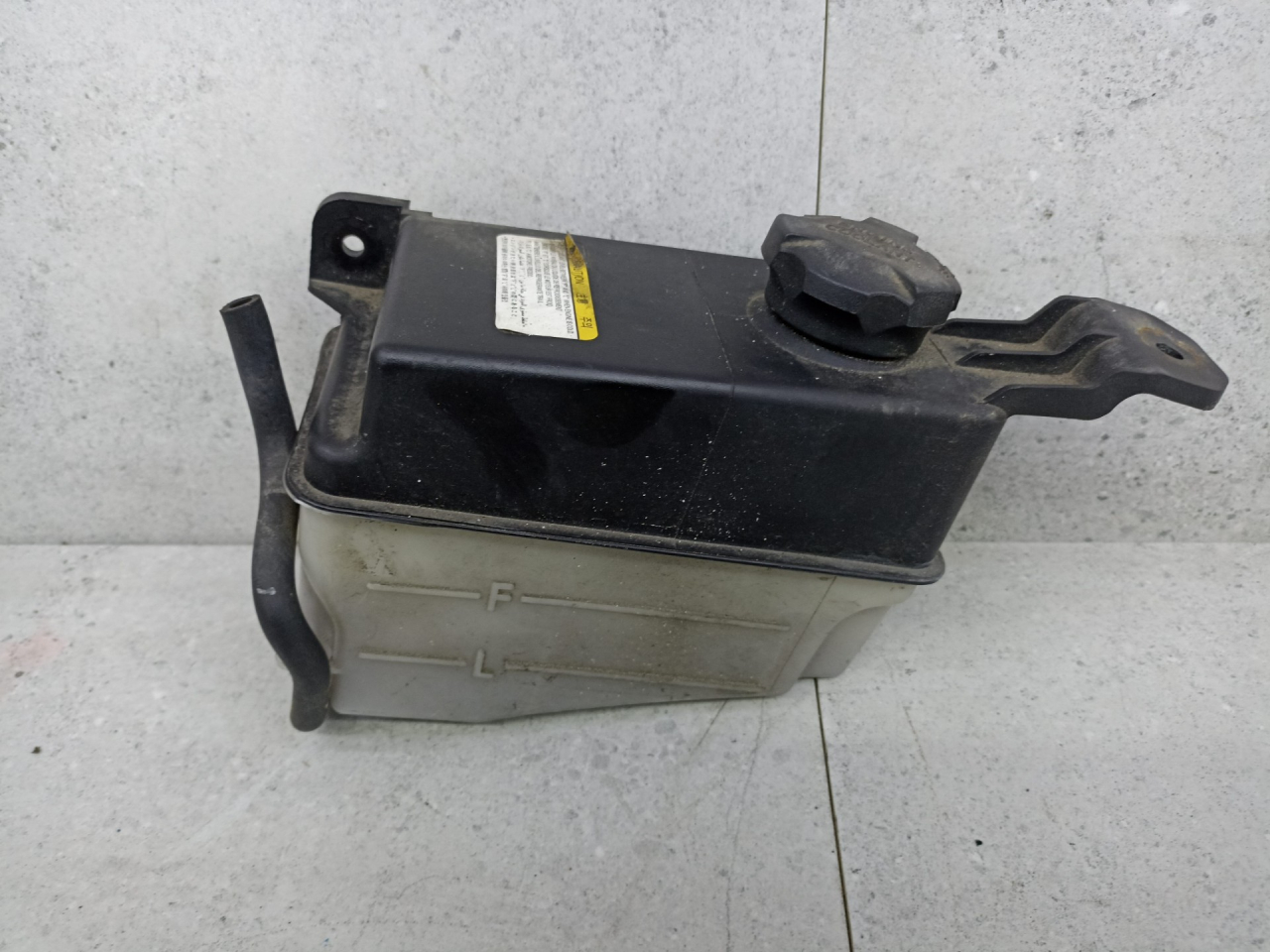 бачок расширительный Kia Sorento 2 поколение 2010, 2.2 л., D4HB, дизель, 254302B100 - фото №1