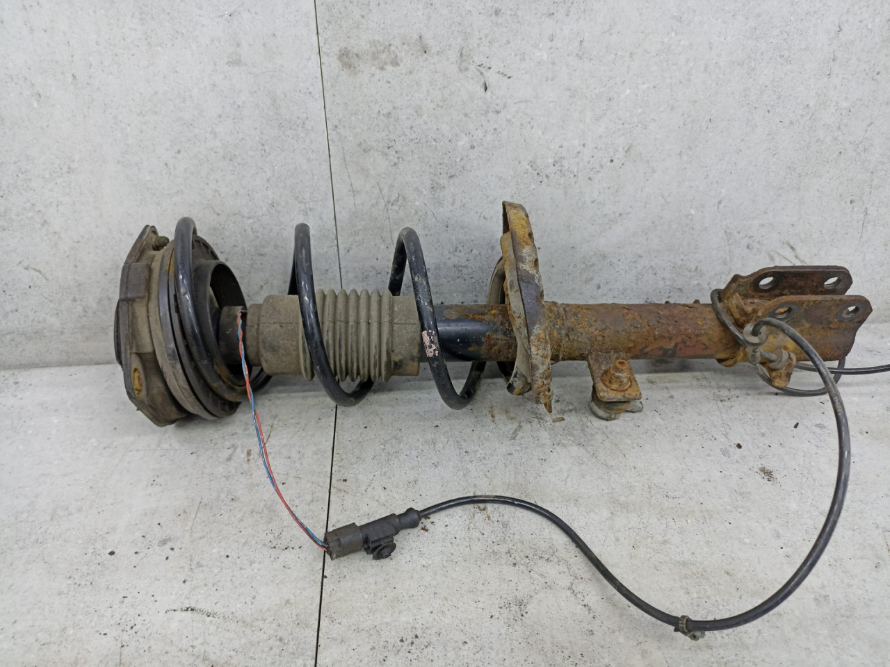 амортизатор передний правый Nissan Note E11 2007, 54320ED001 - фото №1