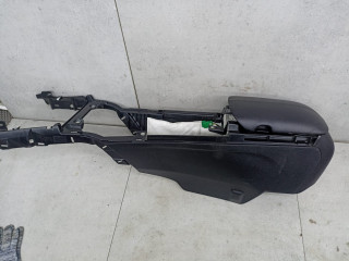 консоль салона Ford Mustang 6 поколение S550 2015, 63045A06