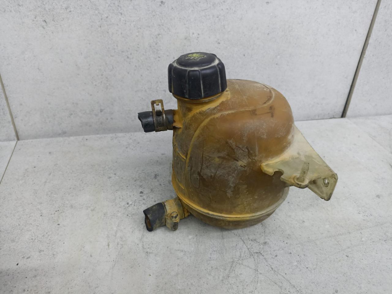 бачок расширительный Renault Duster 1 поколение 2010, 8200766826 - фото №1