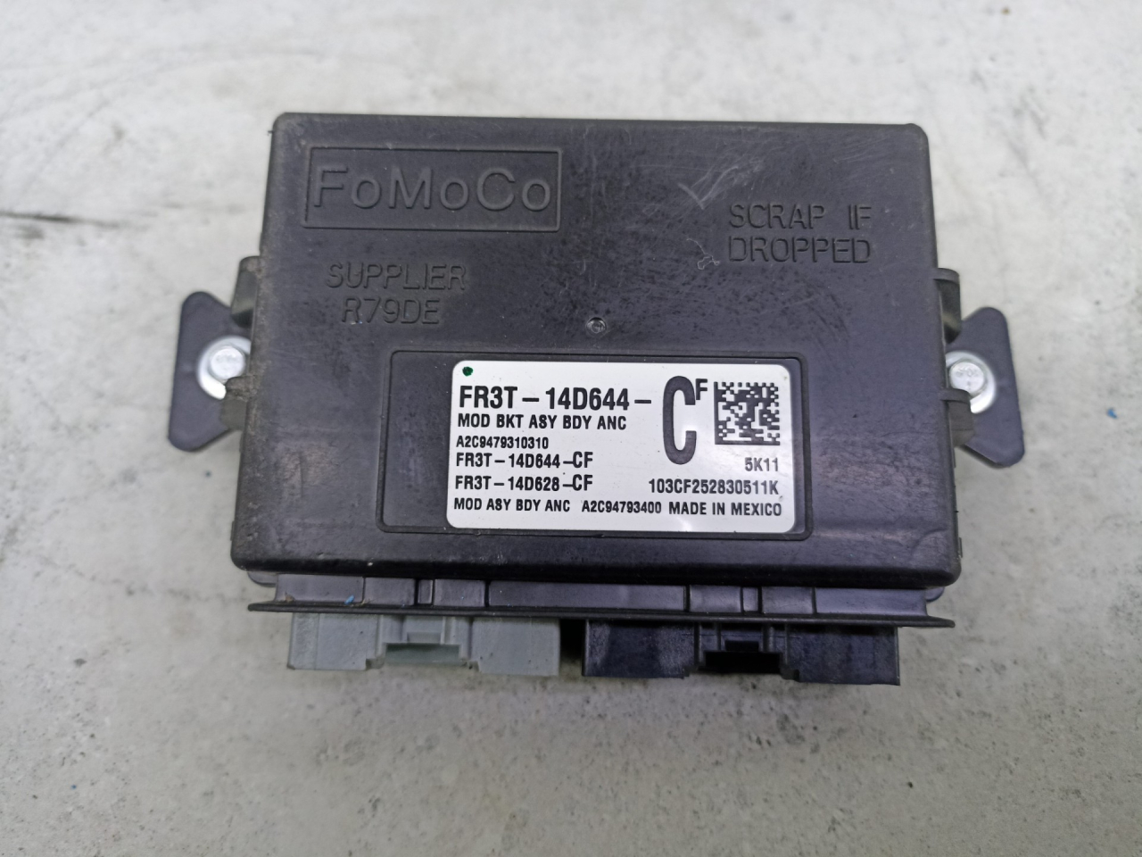 блок управления светом Ford Mustang 6 поколение S550 2017, FR3T14D644 - фото №1