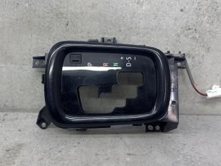 рамка обрамление кулисы Toyota Hilux 8 поколение 2015, 359700K410