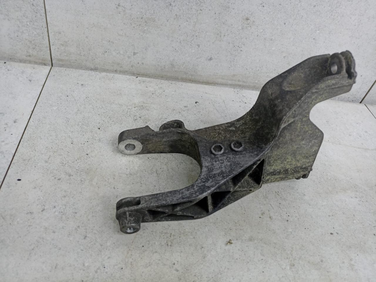 кронштейн двигателя Volkswagen Transporter T5 2009, 7H0199343 - фото №1