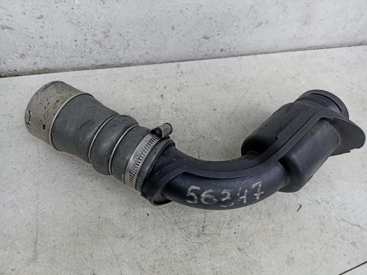 патрубок интеркулера Renault Megane 3 поколение 2009, 8200061953 - фото №1