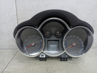 щиток приборов (приборная панель) Chevrolet Cruze 1 поколение 2012, 95990335