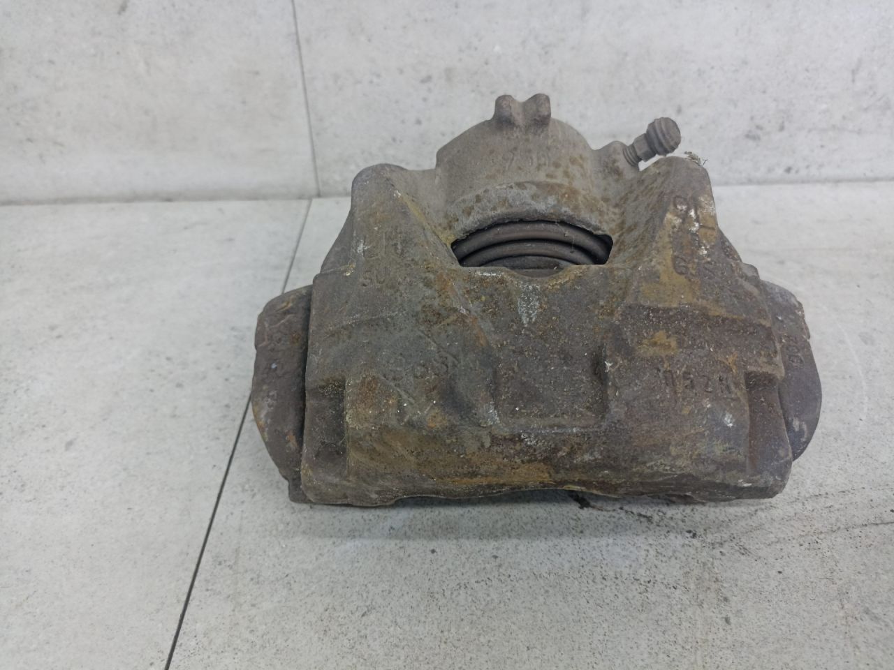 суппорт передний левый Renault Duster 1 поколение 2015, 410111495R - фото №1