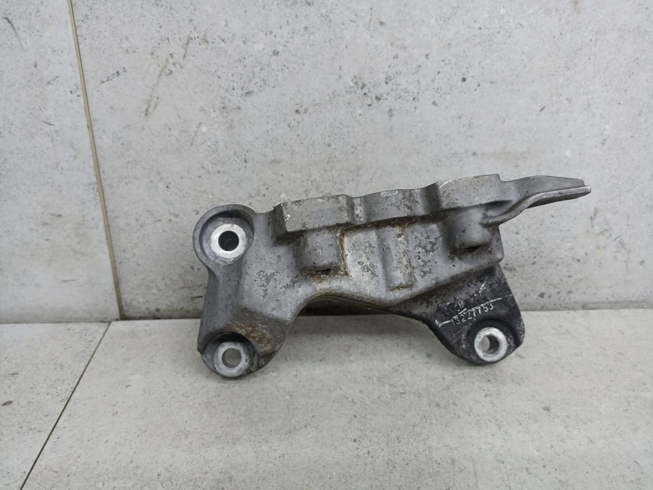 кронштейн двигателя Opel Insignia 1 поколение (A) 2010, 1.8 л., A 18 XER, бензин, 13227753 - фото №1