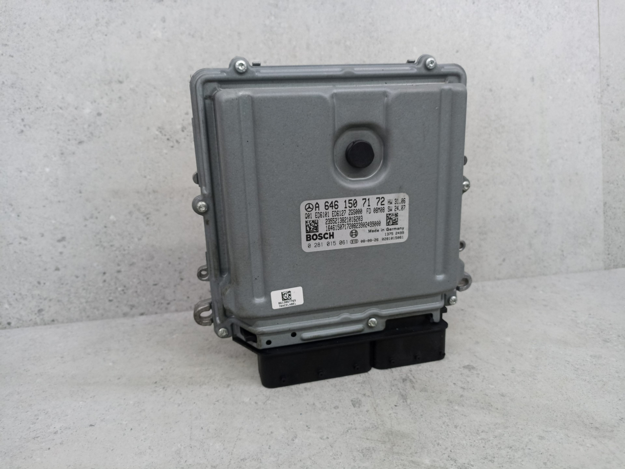 блок управления двигателем Mercedes-Benz Vito W639 2007, A6461507172 - фото №1