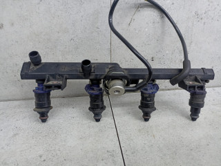 топливная рампа Renault Clio 2 поколение 2000, 7700868573