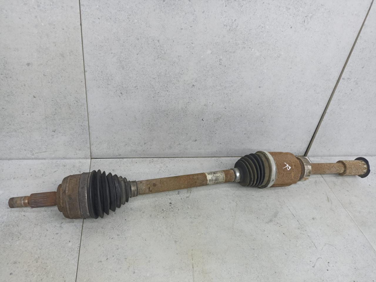 полуось передняя правая (приводной вал, ШРУС) Renault Duster 1 поколение 2011, 391004855R - фото №1
