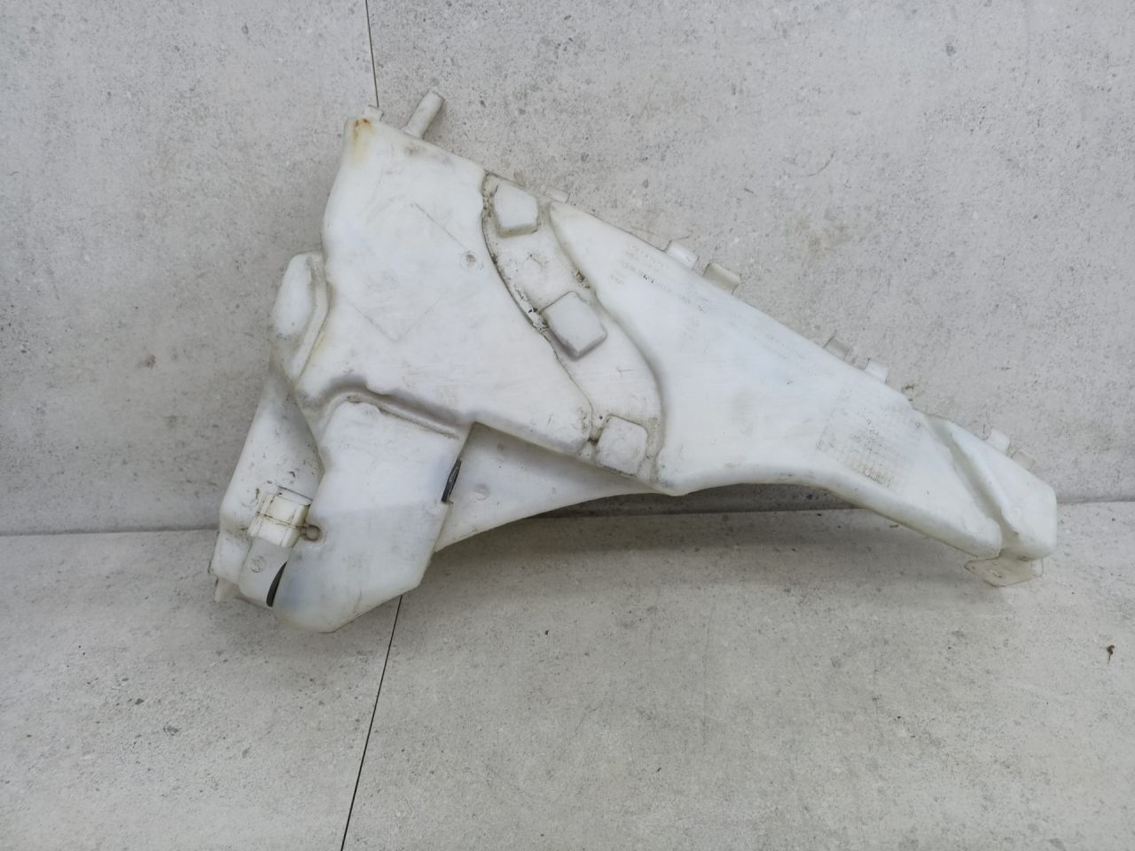 бачок омывателя Ford Focus 2 поколение 2008, 1.6 л., HXDA, бензин, 4M5113K163BE - фото №1