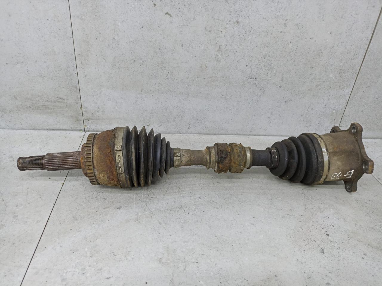 полуось передняя правая (приводной вал, ШРУС) Nissan X-Trail T30 (2000 - 2004), 391009H610 - фото №1