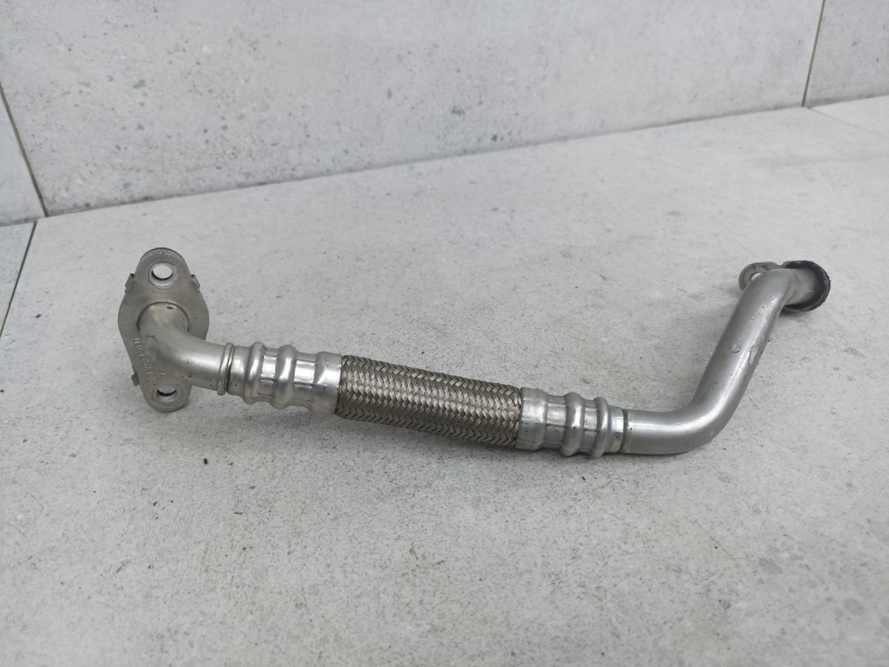 масляная трубка турбины Volkswagen Golf 5 поколение 2009, 1.4 л., BLG, бензин, 03C145735C - фото №1