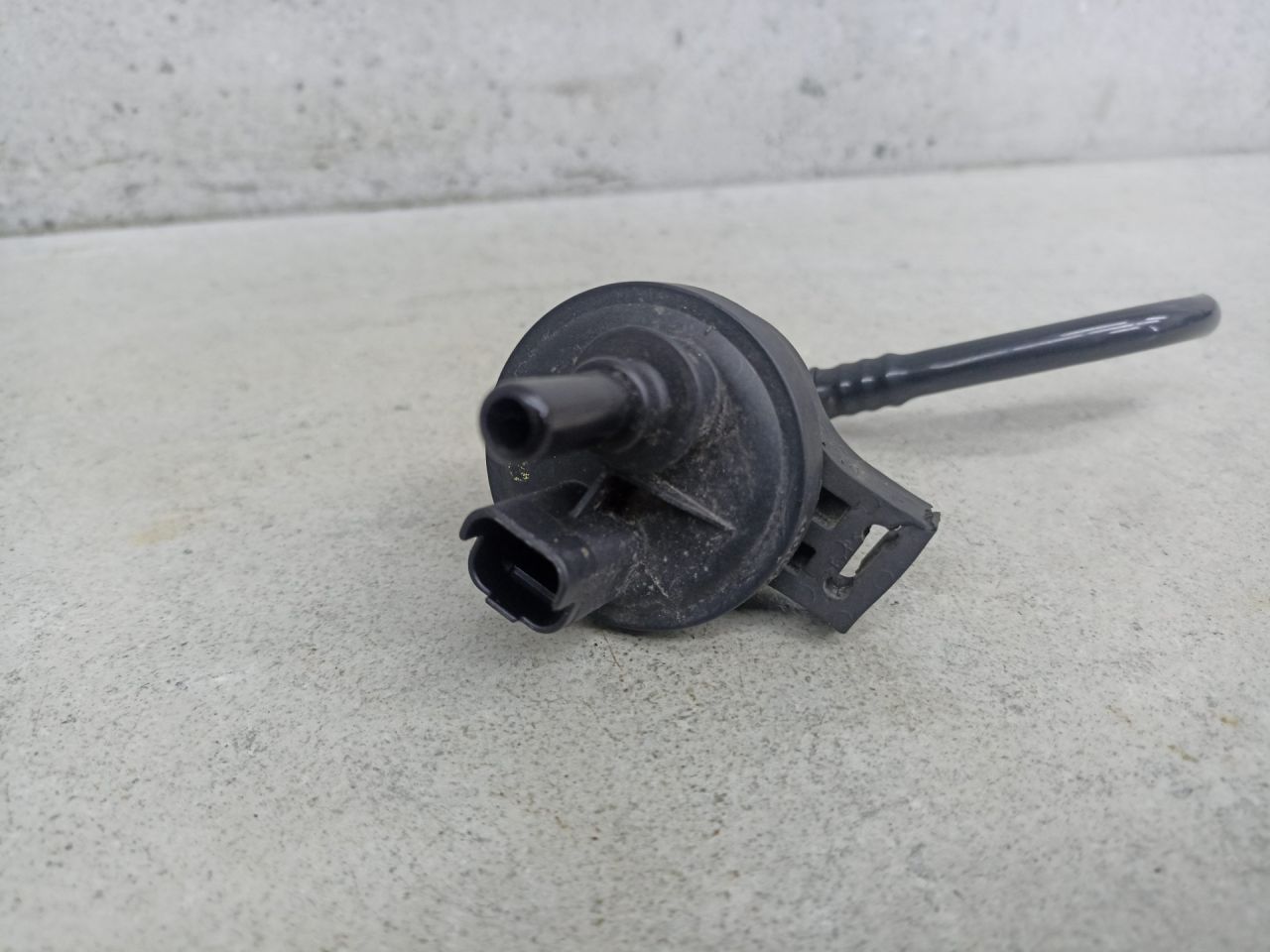 датчик адсорбера Renault Megane 3 поколение 2012, 8200660852 - фото №1