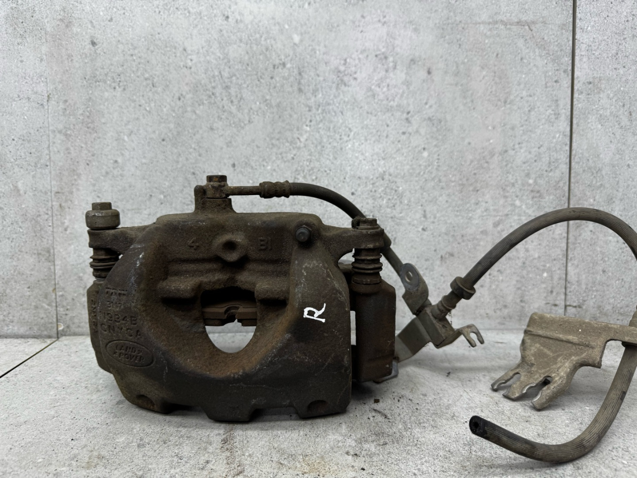 суппорт передний правый Land Rover Discovery 5 поколение (2016 - 2026), N934BCNYCA - фото №1