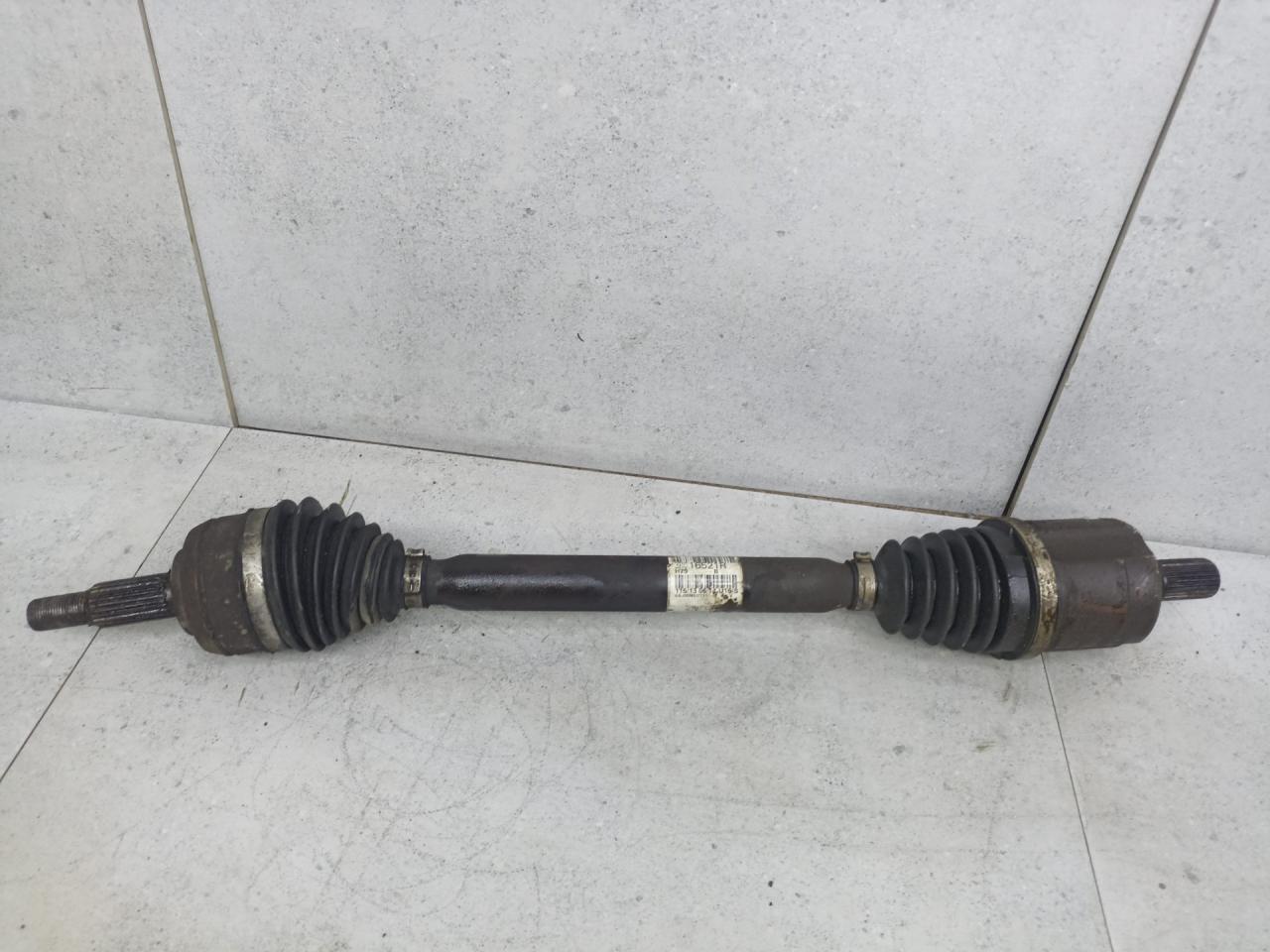 полуось передняя левая (приводной вал, ШРУС) Renault Duster 1 поколение 2015, 391016521R - фото №1