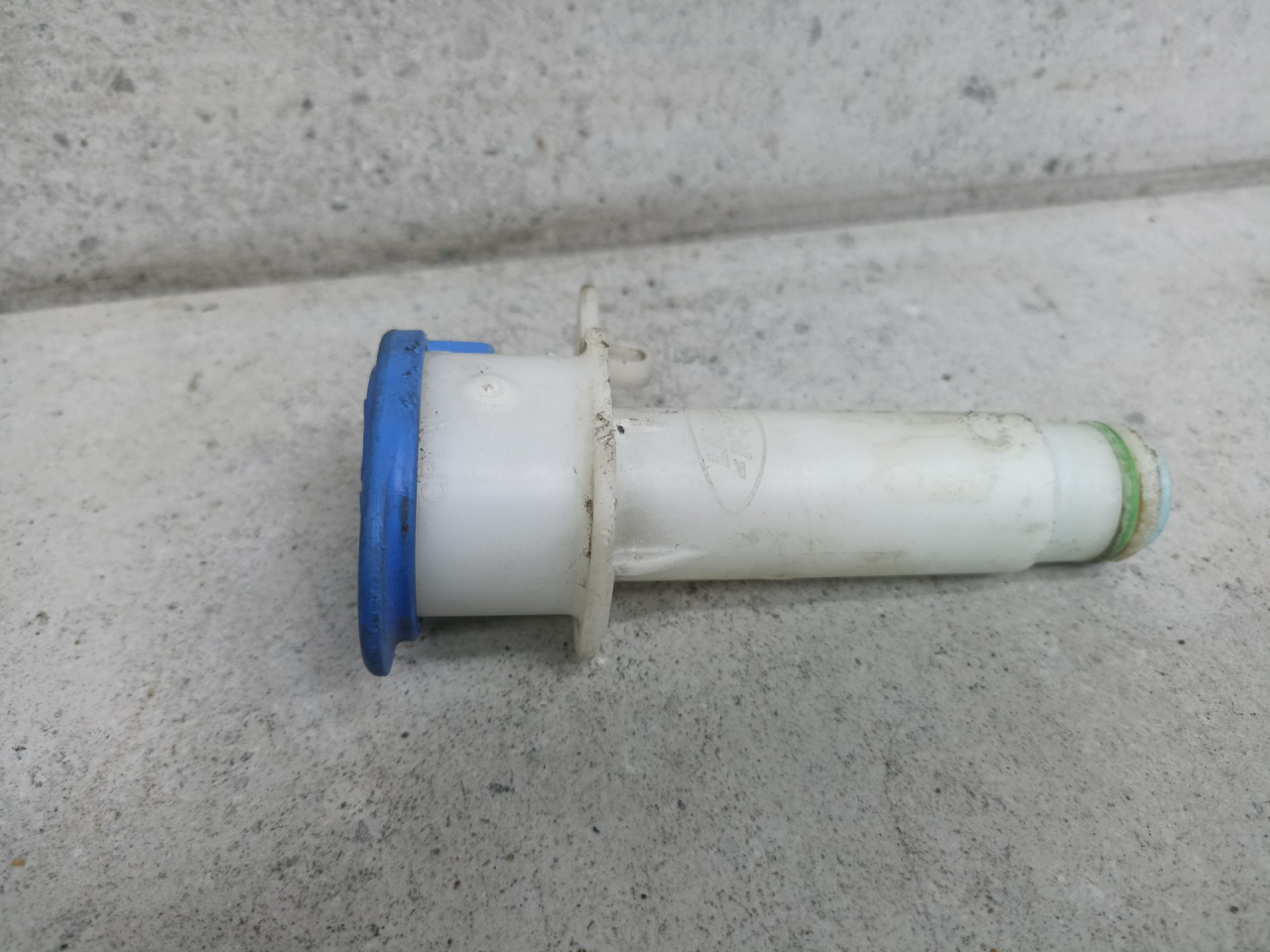 горловина бачка омывателя Land Rover Range Rover 4 поколение 2016, CPLA17C615AC - фото №1