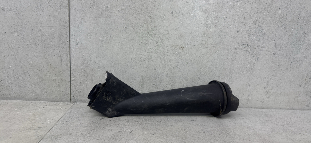 маслозаливная горловина Volkswagen Transporter T5 (2003 - 2009), 074115308 - фото №1