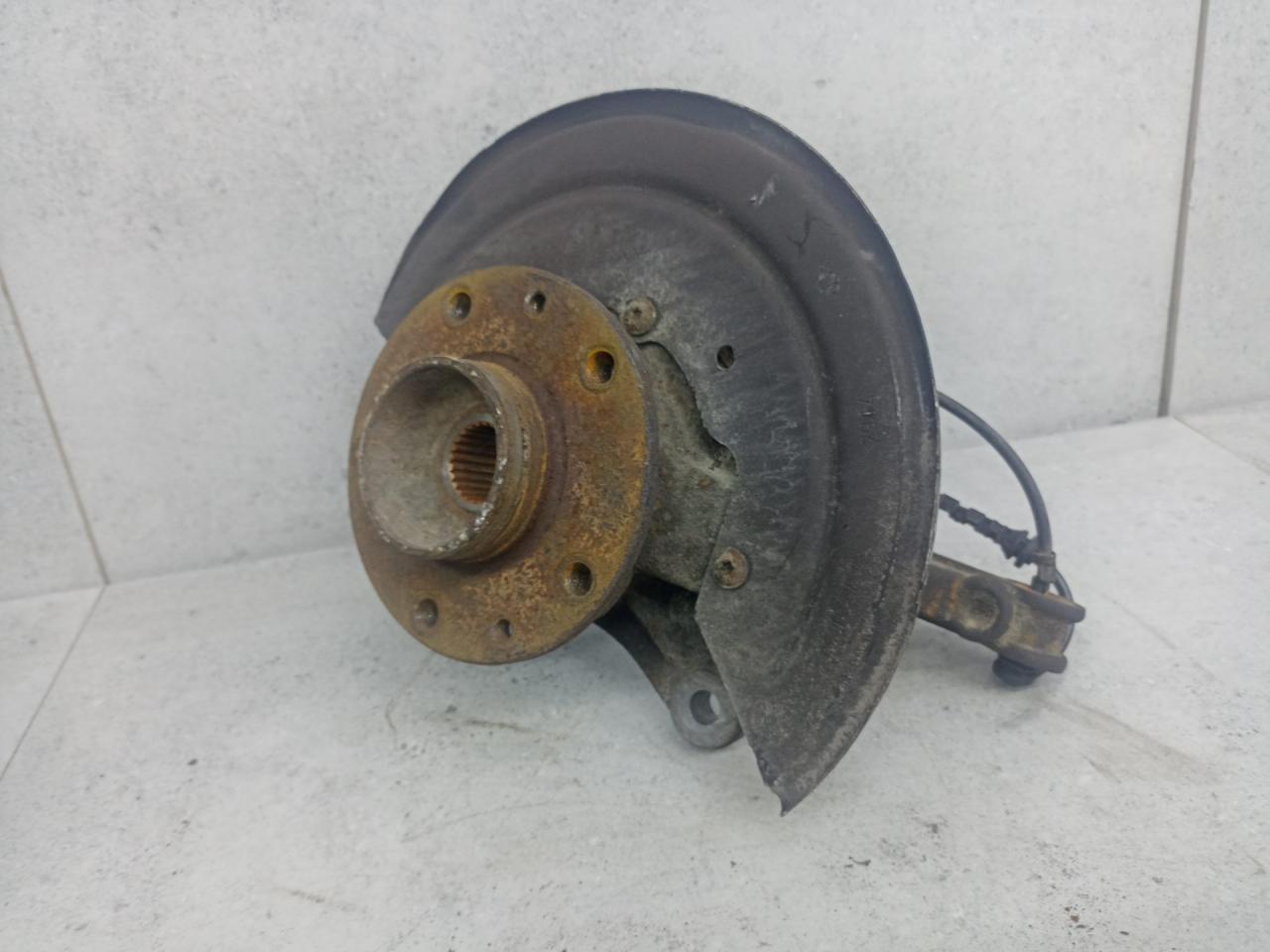 кулак поворотный правый Renault Duster 1 поколение 2014, 8200881829 - фото №1