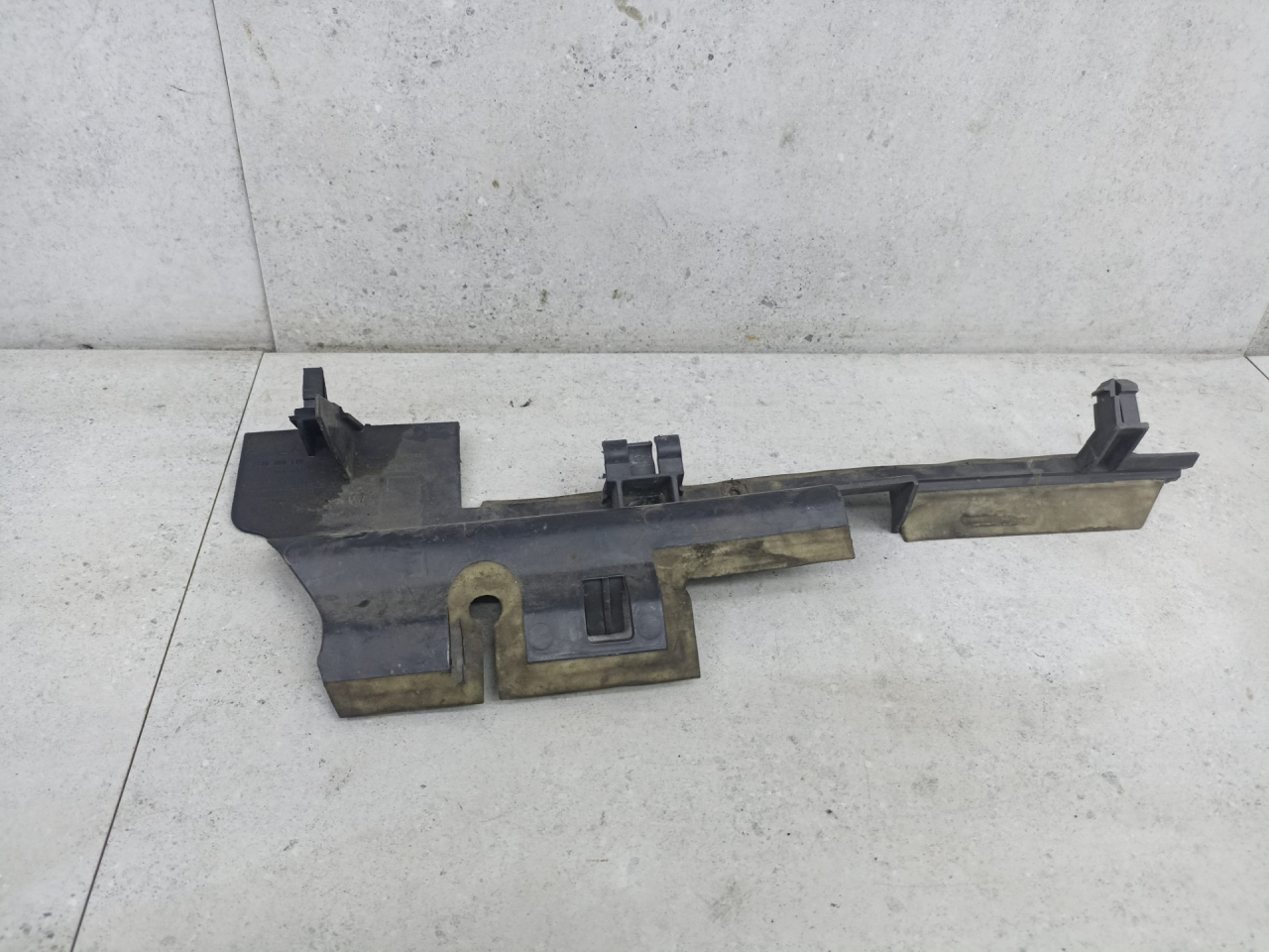 воздуховод (дефлектор) радиатора Renault Megane 3 поколение (2008 - 2014), 214940017R - фото №1