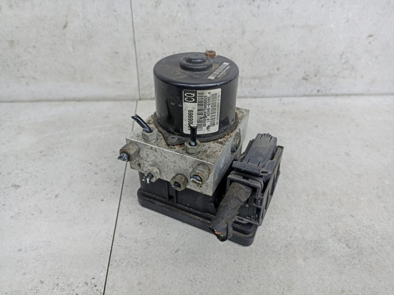 блок ABS Chevrolet Cruze 1 поколение 2010, 13306969 - фото №1