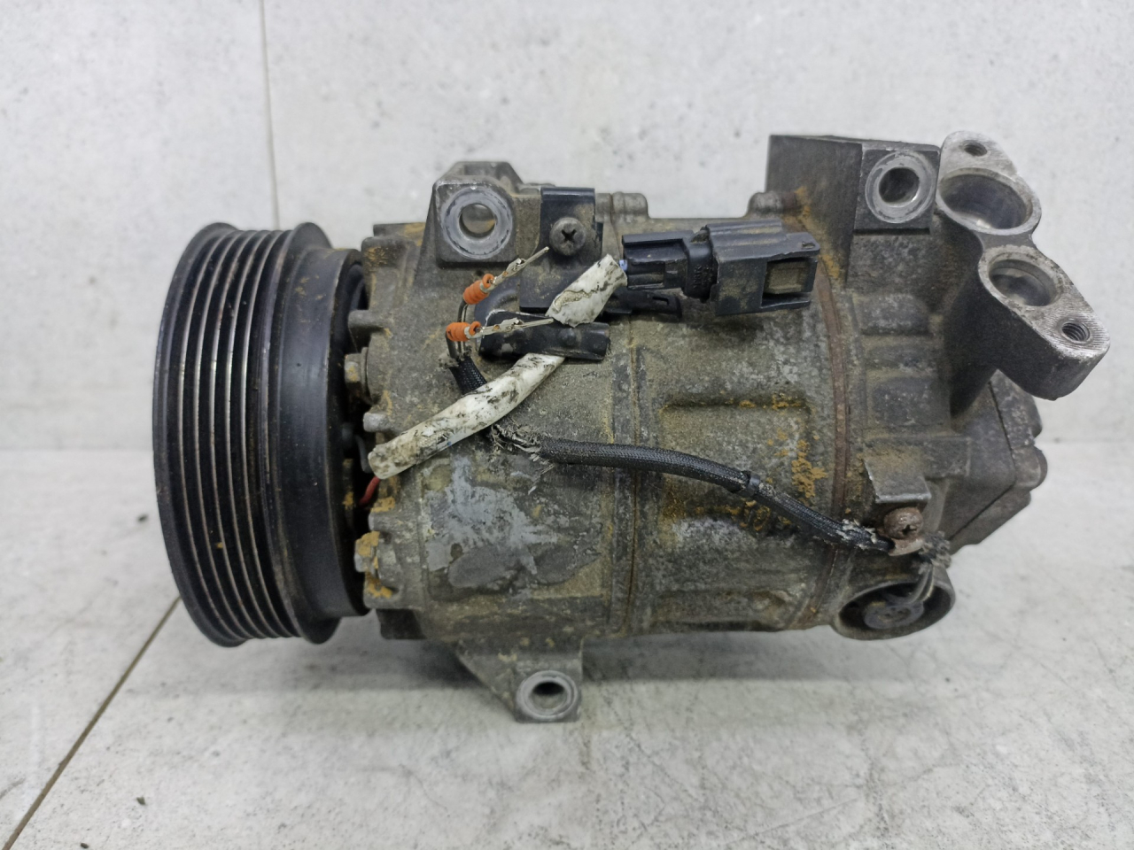 компрессор кондиционера Renault Laguna 3 поколение 2012, 8200898810 - фото №1