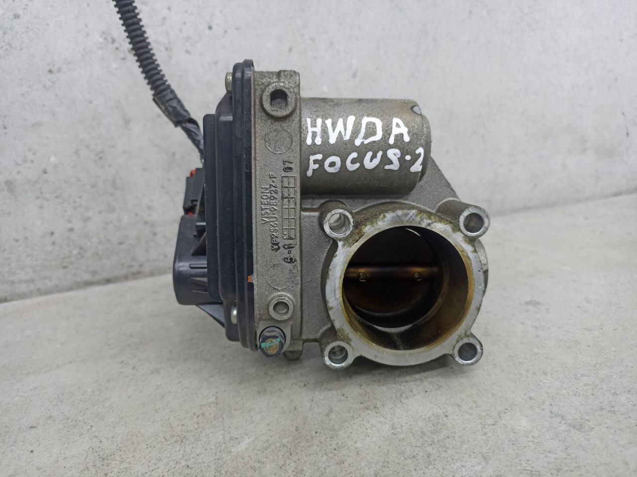 заслонка дроссельная Ford Focus 2 поколение 2008, 1.6 л., HWDA, бензин, VP4F9U9E928BC - фото №1