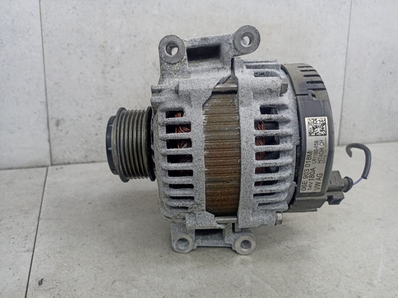 генератор Audi A6 4G/C7 2012, 2.8 л., CHVA, бензин, 06E903018M - фото №1