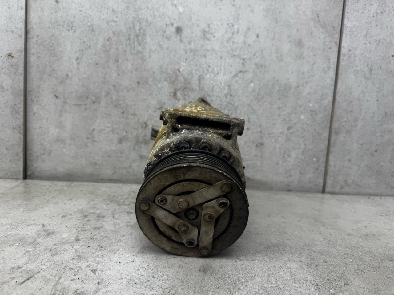 компрессор кондиционера Ford Transit 8 поколение (2013 - 2018), 2.2 л., BK21-19D629 - фото №1