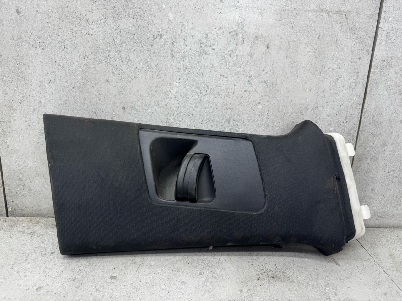 обшивка стойки центральной правой Porsche Macan 1 поколение (2013 - 2019), 95B867294 - фото №1