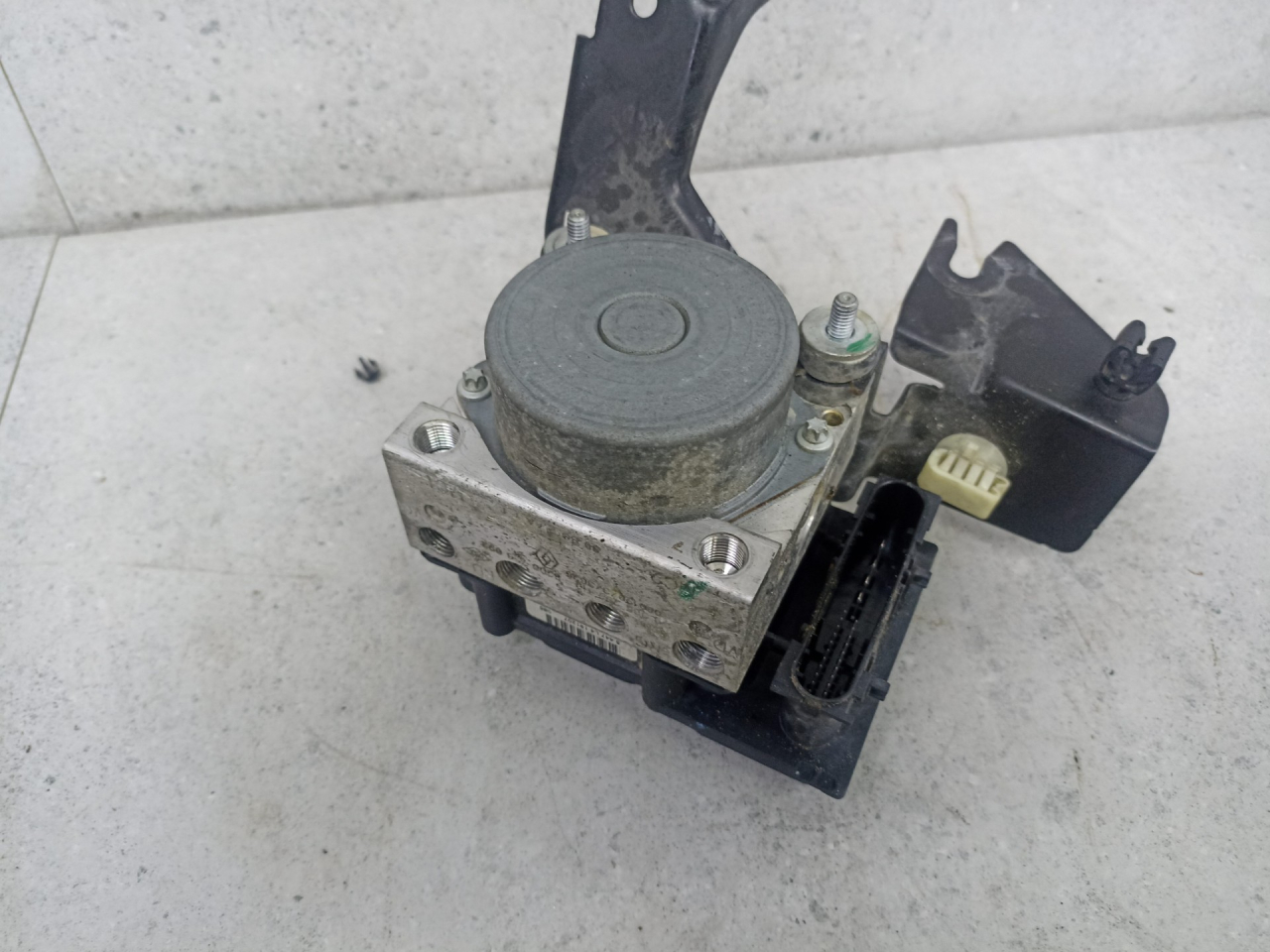 блок ABS Dacia Logan 1 поколение 2008, 1.5 л., 8200756092 - фото №1