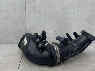 патрубок интеркулера Renault Arkana 1 поколение (2019 - 2026), 165767385