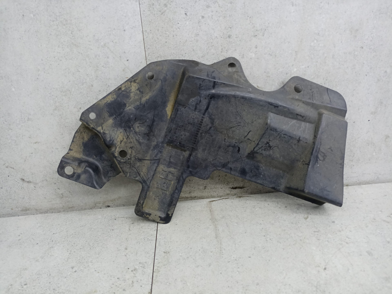 пыльник двигателя Nissan Qashqai 1 поколение 2009, 64839JD00A - фото №1