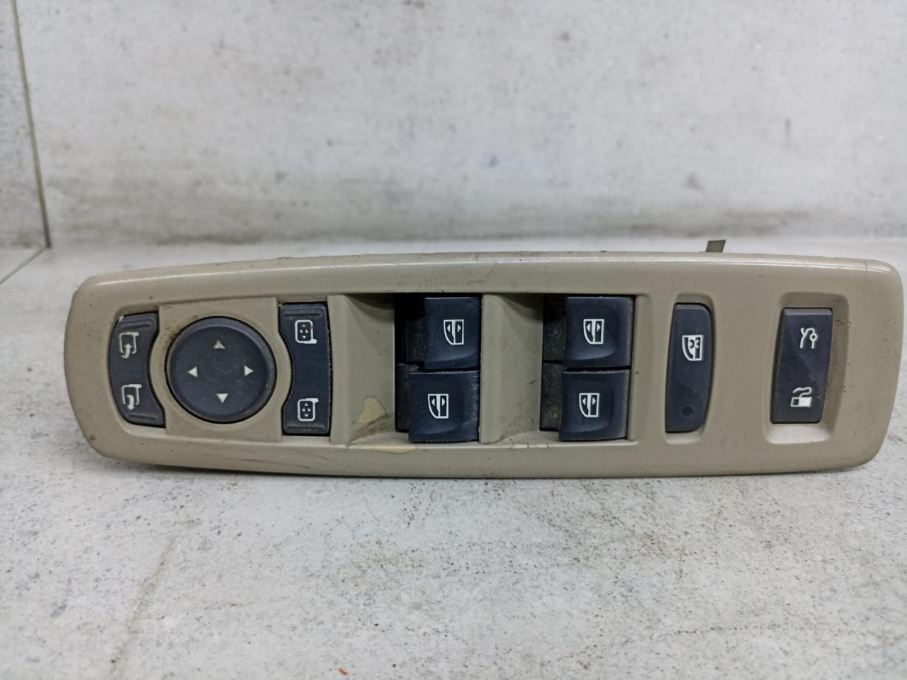 блок управления стеклоподъемниками Renault Latitude 1 поколение 2012, 2.0 л., M4R 701, бензин, 809618346R - фото №1