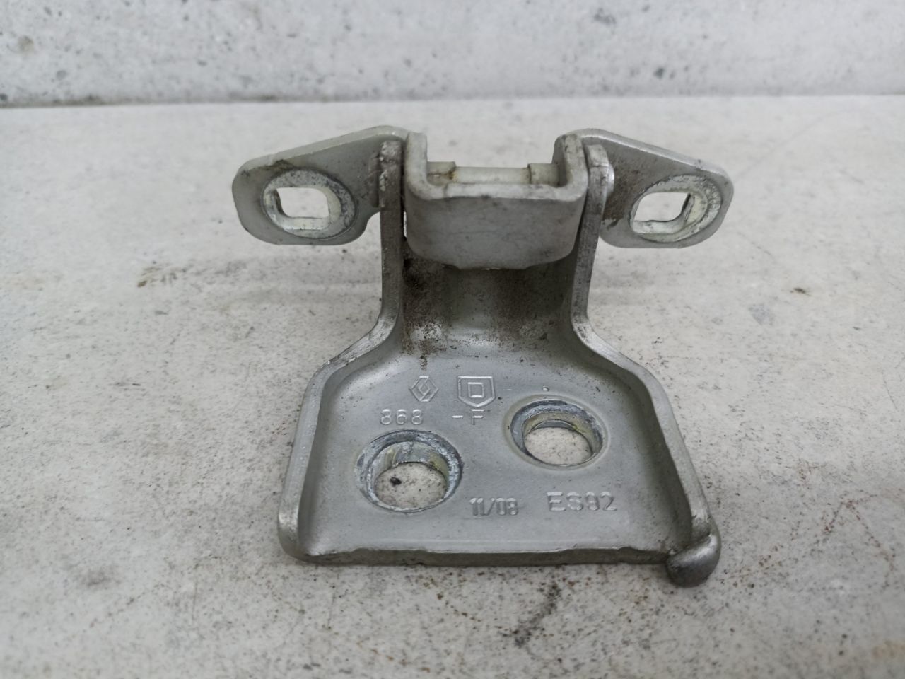 петля двери Renault Logan 1 поколение 2009, 6001546883 - фото №1