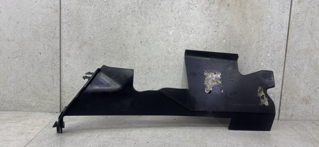 воздуховод (дефлектор) радиатора Renault Megane 3 поколение (2008 - 2014), 214990018 - фото №1