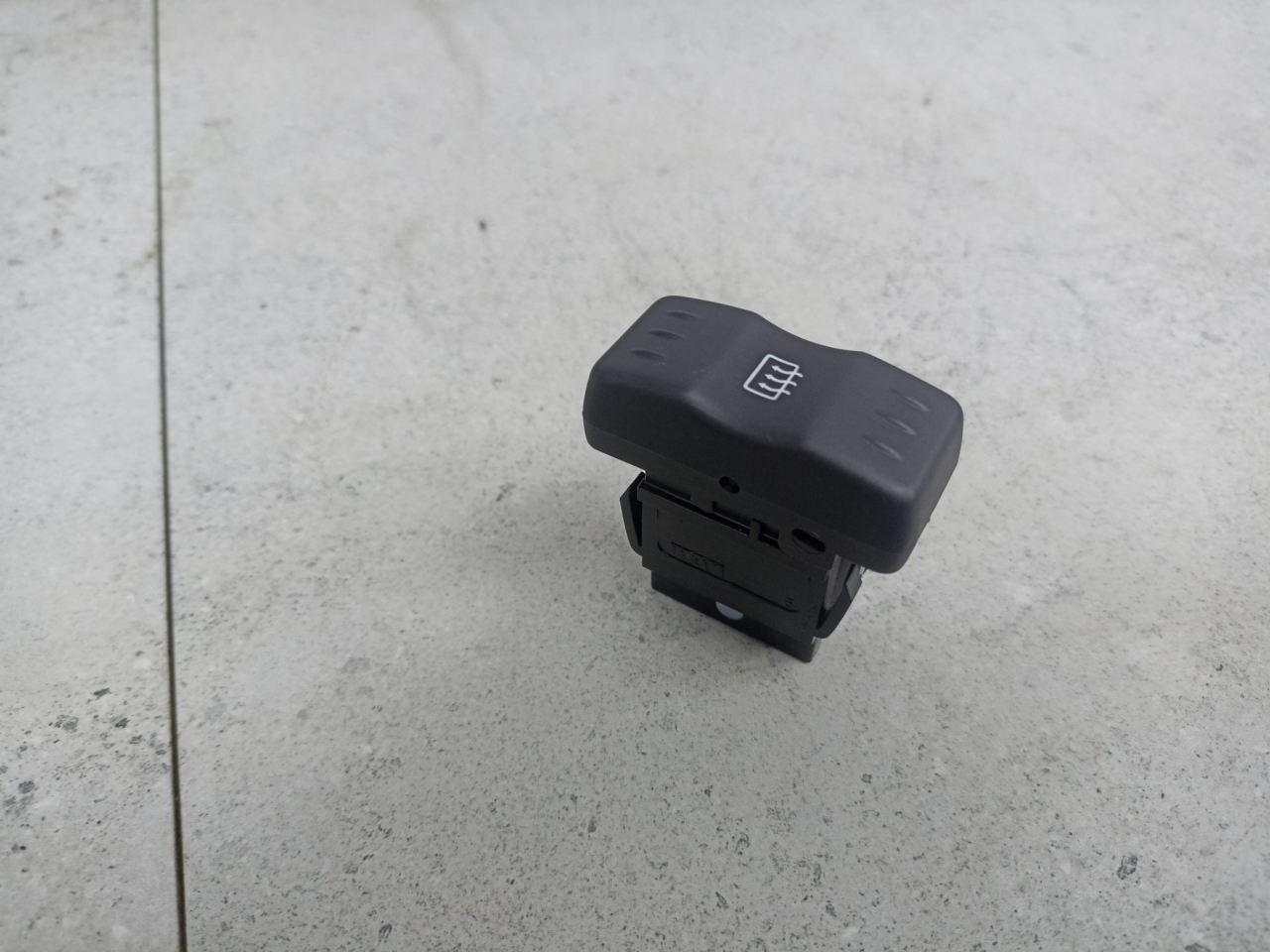 кнопка обогрева заднего стекла Renault Logan 1 поколение 2007, 8200399387 - фото №1