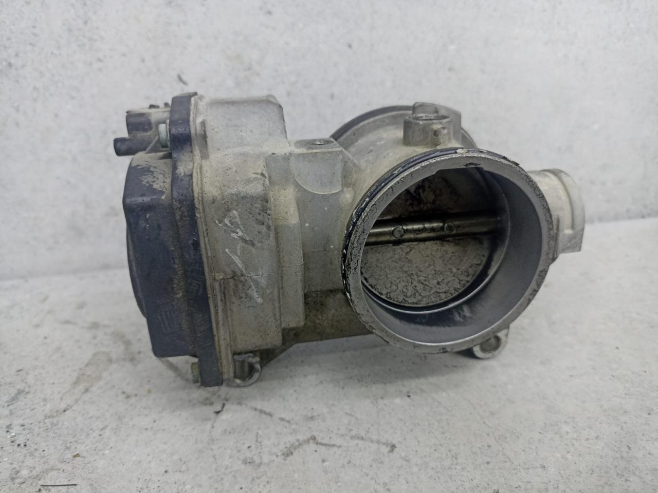 заслонка дроссельная Lada Largus 1 поколение 2014, 1.6 л., 8200063652 - фото №1